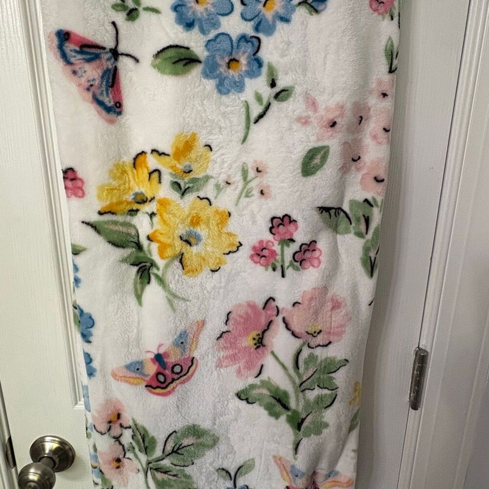 Studio Curate Super Soft Plush Throw – Floral Butterfly Spring Blanket 50x70 - Picture 3 of 6